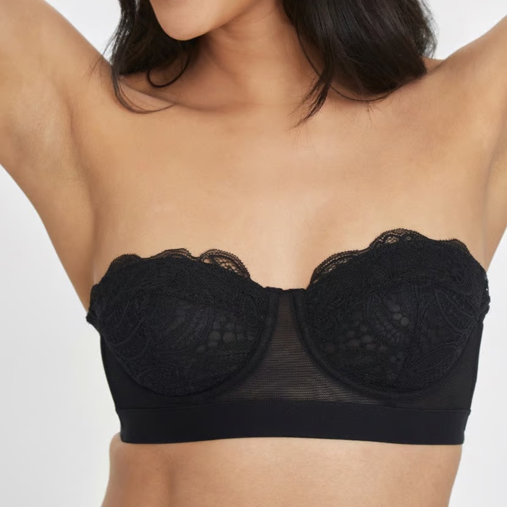 Lively Lace Strapless Bra